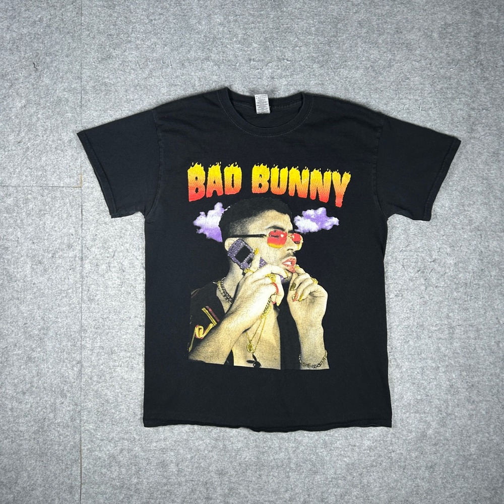 Gildan T Shirt Men M Black Bad Bunny Graphic Music Concert Reggaeton Rap Tee